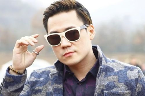 Khánh Phương có số cổ phiếu 'khủng'... kiếm tiền ra sao?