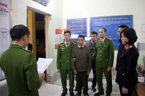 Bắt Hạt trưởng Kiểm lâm vì liên quan đến vụ phá rừng phòng hộ tại Điện Biên