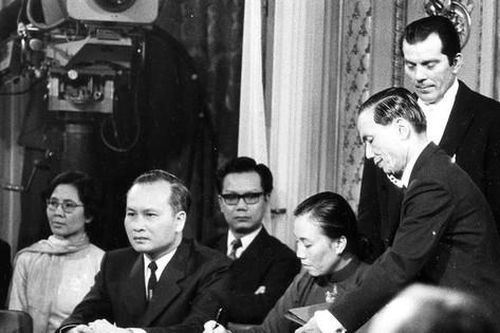 50 năm, Hội nghị Paris - Cuộc đàm phán lịch sử: 'Chiêng to, tiếng lớn'
