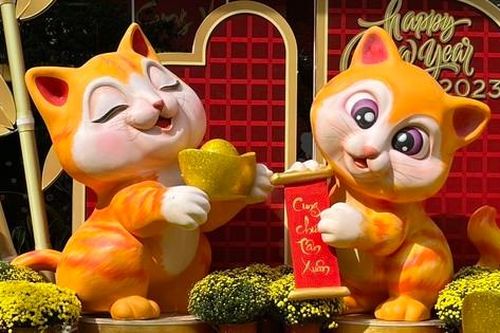 Linh vật mèo nhiều sắc thái ở phố biển Nha Trang