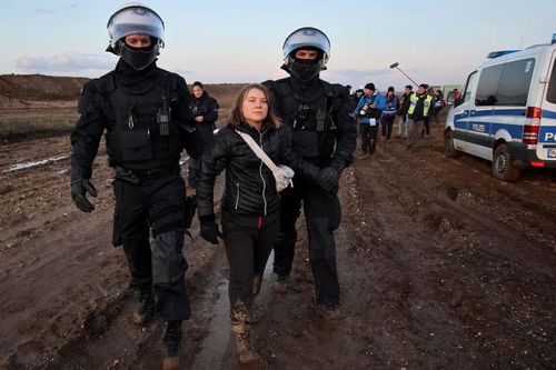 'Người hùng môi trường' Greta Thunberg bị bắt ở Đức