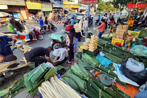 TP Hồ Chí Minh: Chợ lá dong hơn nửa thế kỷ nhộn nhịp những ngày giáp Tết