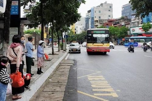 Vận tải công cộng sẵn sàng phục vụ người dân dịp Tết Nguyên đán