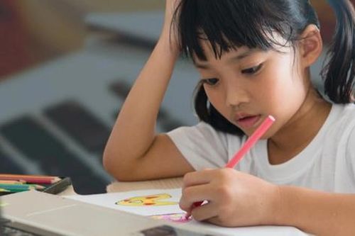 Áp lực của giáo viên khi không được phép giao bài tập Tết cho học sinh