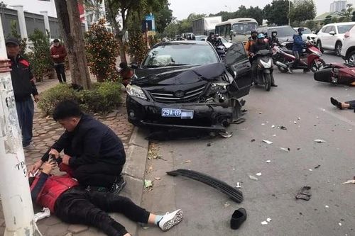 Lái xe ô tô 'biển xanh' gây tai nạn giao thông tại quận Long Biên vi phạm nồng độ cồn