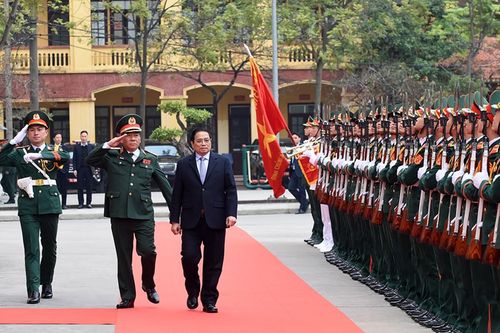 Thủ tướng Phạm Minh Chính thăm, kiểm tra công tác ứng trực của Binh chủng Tăng Thiết giáp