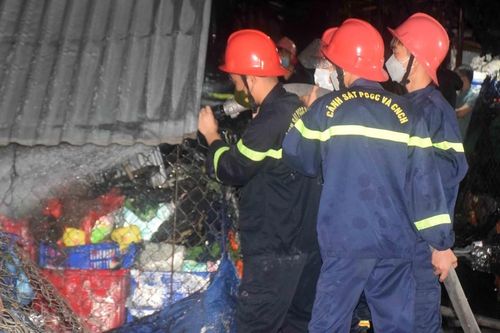 Bình Định: Cháy chợ ngày giáp Tết, tiểu thương thiệt hại gần 1 tỷ đồng