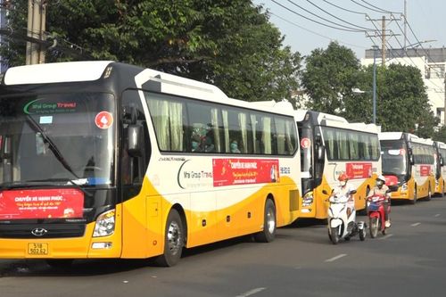 'Chuyến xe hạnh phúc' - Ấm lòng người lao động xa quê