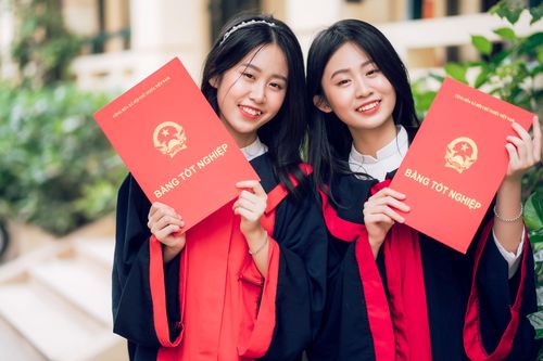 Cặp song sinh cùng đỗ đại học tốp đầu