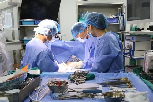Sau bữa ăn trưa, người đàn ông 61 tuổi đột ngột ngã quỵ