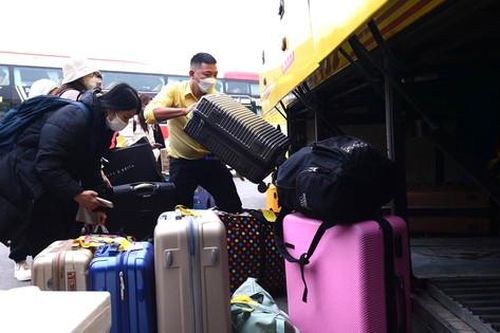 28 tháng Chạp, bến xe Hà Nội 'hạ nhiệt' trong ngày làm việc cuối cùng của năm