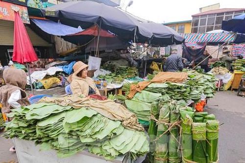 Chợ lá dong lâu đời nhất Thủ đô vắng khách, đìu hiu ngày cận Tết