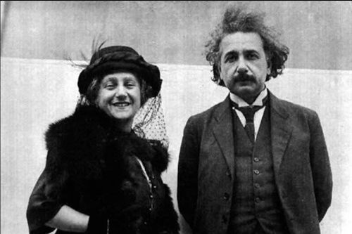 Cái giá gia đình Albert Einstein phải 'trả' khi sống cùng thiên tài