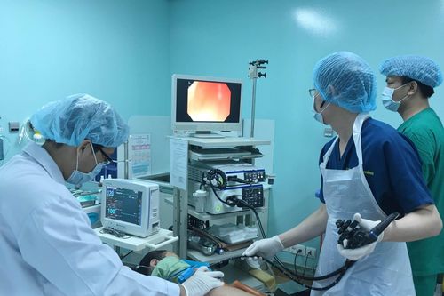 Nôn ra máu liên tục, nguy kịch sau những chầu nhậu triền miên