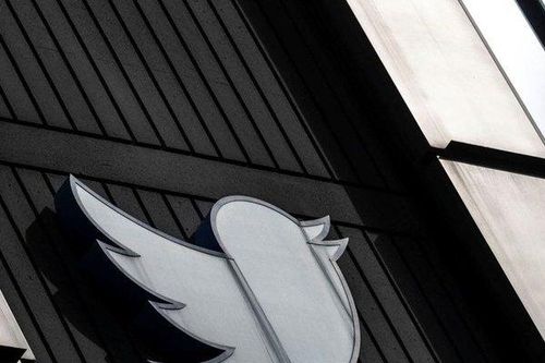 Twitter bán đấu giá lượng lớn đồ dùng văn phòng sau đợt sa thải