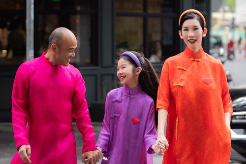 Xuân Lan chụp ảnh gia đình đón Tết, tiết lộ câu nói của con gái khiến cô 'đi thêm bước nữa'