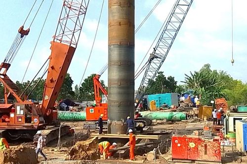 Vụ bé Hạo Nam rơi xuống trụ bê tông: 'Nghi ngờ thi thể cháu bé nằm trong đoạn cọc bê tông thứ ba'