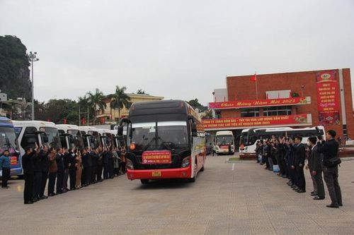 Những chuyến xe ấm tình thợ mỏ