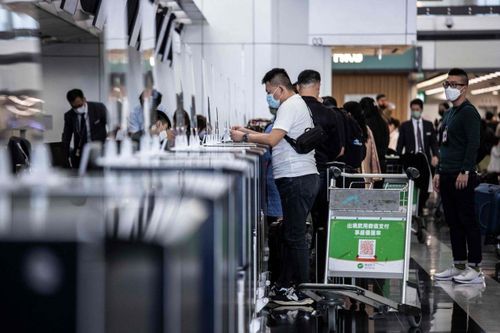 Hong Kong dỡ bỏ quy định cách ly người mắc Covid-19 từ cuối tháng 1/2023