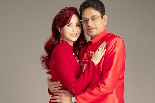 Hoa hậu Diệu Hoa tình bể bình với chồng Ấn Độ sau 30 năm hạnh phúc