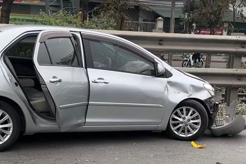 Lái xe ô tô Vios gây tai nạn liên hoàn có nồng độ cồn kịch khung