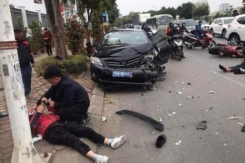 Điều tra lái xe uống rượu gây tai nạn liên hoàn
