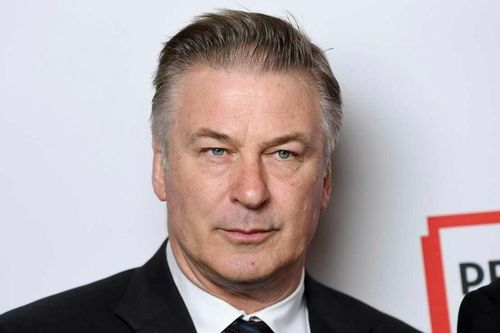 Alec Baldwin bị buộc tội ngộ sát