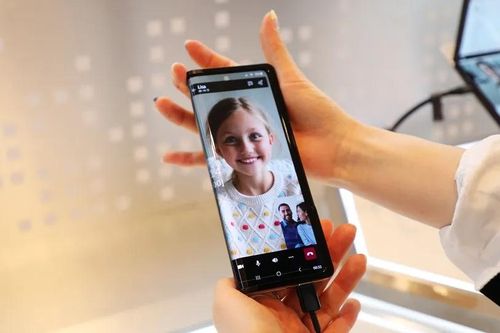 Galaxy Z Fold5 có thể dùng bản lề xoay 360 độ