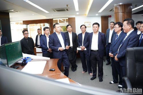 Kiểm tra việc bảo đảm cung cấp điện Tết Nguyên đán tại miền trung