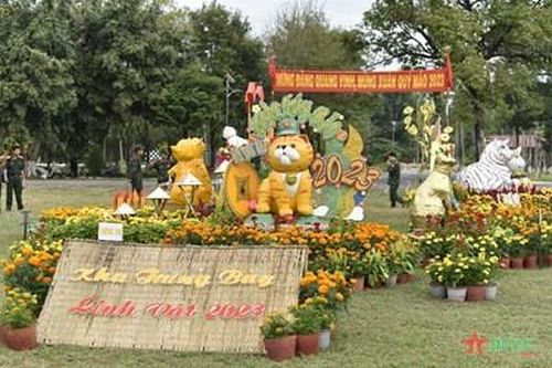 'Hội chợ Xuân'- sân chơi độc đáo của tuổi trẻ Sư đoàn 330