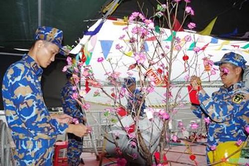 Đón Tết vui tươi, sẵn sàng chiến đấu cao