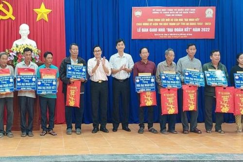 An Giang bàn giao nhà Đại đoàn kết cho hộ nghèo dịp Tết Quý Mão