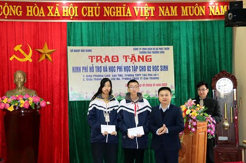 Mang yêu thương đến học trò đặc biệt khó khăn dịp Tết