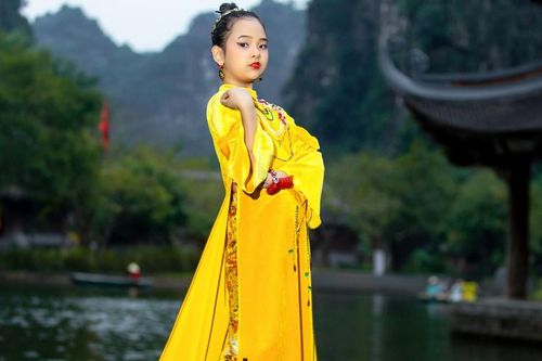 Quán quân Đại sứ Áo dài Trẻ em hào hứng tham gia hoạt động kết nối văn hóa dân tộc với bạn bè