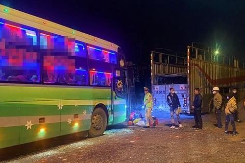 'Nhồi' thêm khách, chủ xe và tài xế bị phạt hơn 30 triệu đồng