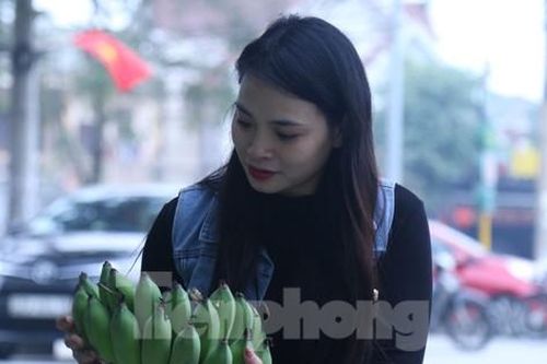 400.000 đồng/nải chuối xanh Tết, tiểu thương đếm quả lấy tiền