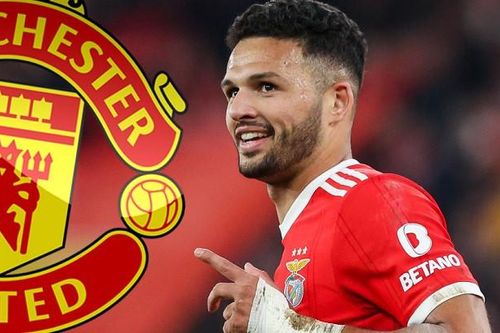 MU phải chi bộn tiền mua tiền đạo mới, Ronaldo bị… chê
