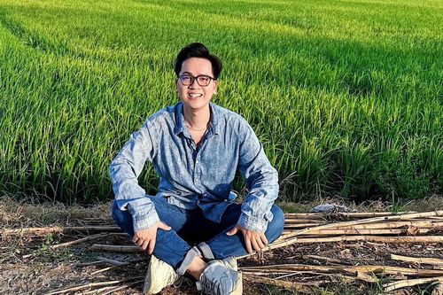 Màn phỏng vấn 'có một không hai' với heo, vịt, lúa của BTV Hữu Trí VTV