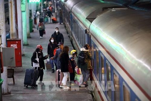 Những chuyến tàu cuối năm Nhâm Dần