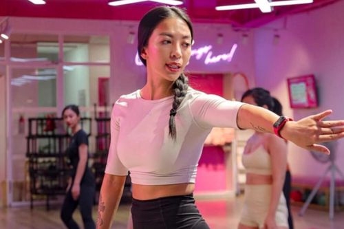 Hana Giang Anh họp toàn đơn vị sau ồn ào: 'Trên mạng xã hội đang bị điều hướng xấu'