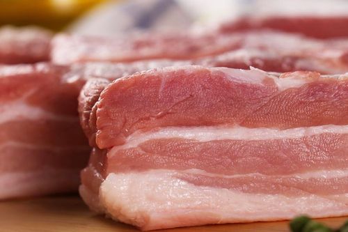 Đừng để thịt lợn bẩn làm mất ngon bữa cơm ngày Tết