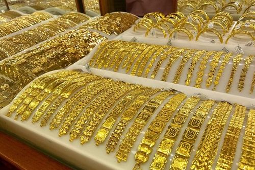 Doanh nghiệp kinh doanh vàng khai xuân vào mùng 6 tháng Giêng