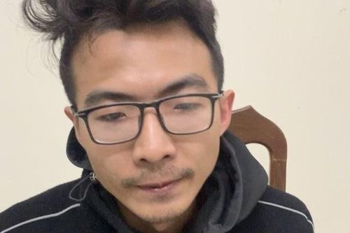 Đập bàn thờ, dọa giết con trai để ép mẹ cho tiền trả nợ