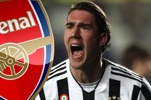 CĐV Arsenal chế nhạo Vlahovic sau khi Juventus bị trừ điểm