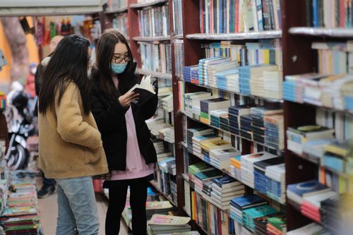 Ký ức về phố sách Đinh Lễ trong đêm Giao thừa