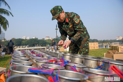 Cận cảnh trận địa pháo hoa ở Hà Nội sẵn sàng cho đêm giao thừa