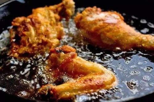 Sử dụng dầu mỡ trong nấu ăn thế nào để không hại sức khỏe