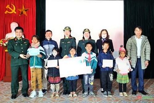 Mang Tết đến Mường Nhé