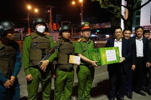 Phó Chủ tịch HĐND thành phố Trần Phước Sơn chúc Tết các đơn vị, lực lượng làm nhiệm vụ trong Tết Nguyên đán