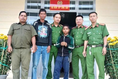 Thiếu niên bị lạc trong rừng 6 ngày được tìm thấy